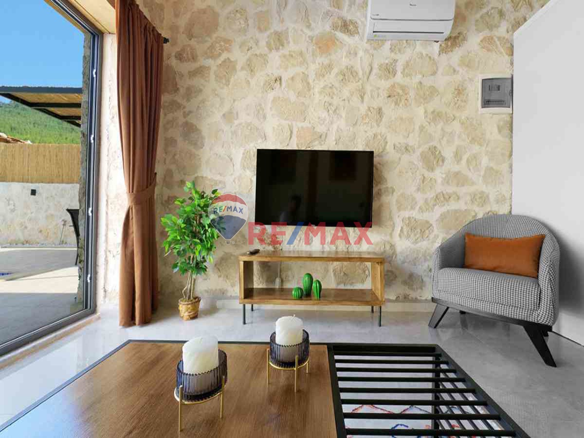 RE/MAX PUPA'DAN KALKAN SARIBELEN'DE SATILIK VILLA VE ARAZISI - Görsel 4