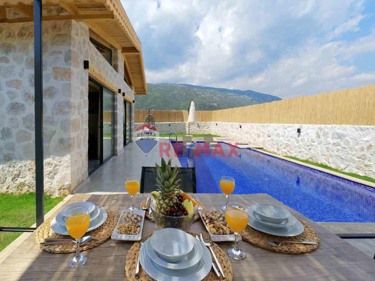 RE/MAX PUPA'DAN KALKAN SARIBELEN'DE SATILIK VILLA VE ARAZISI - Görsel 7