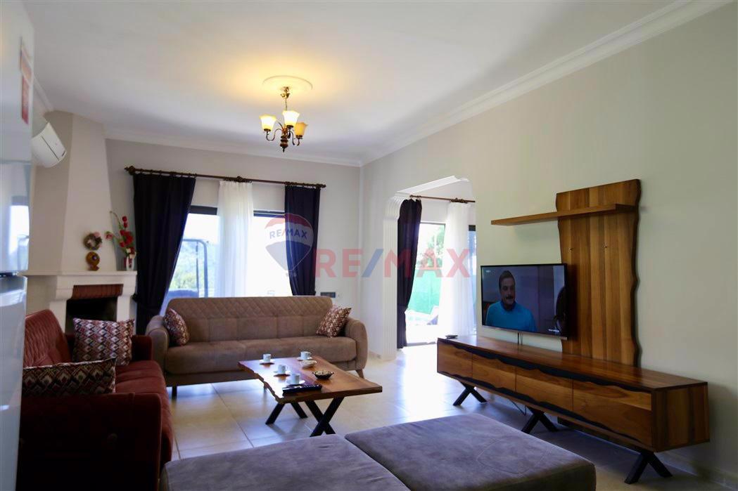 RE/MAX KAŞ İSLAMLAR'DA SATILIK 4+1 ÖZEL HAVUZLU VİLLA - Küçük Görsel 3