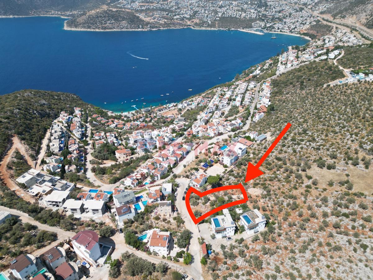 Kalkan Kışla Mevkii'nde 817,70 m² Deniz Manzaralı Yatırım Fırsatı!