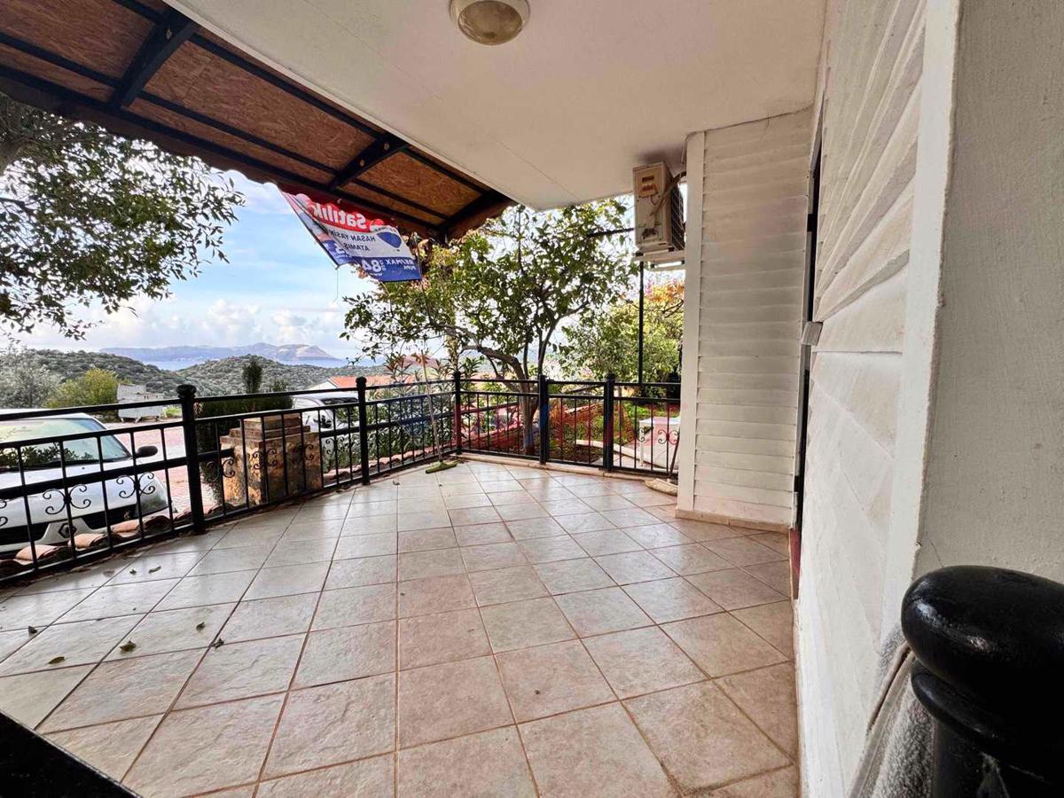 KAŞ MERKEZ'DE DENİZ MANZARALI 2+1 75 m2 NET KULLANIM GİRİŞ KAT - Küçük Görsel 4