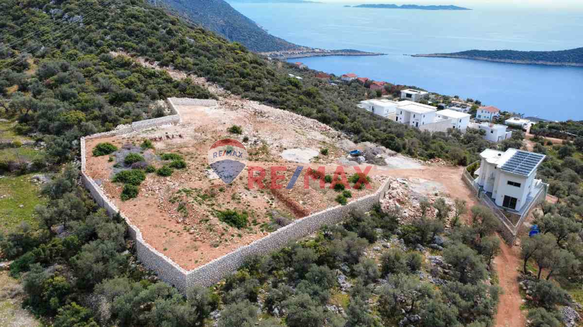 RE/MAX PUPA KAŞ KALKAN KAPUTAŞ DENIZ MANZARALI ARSA