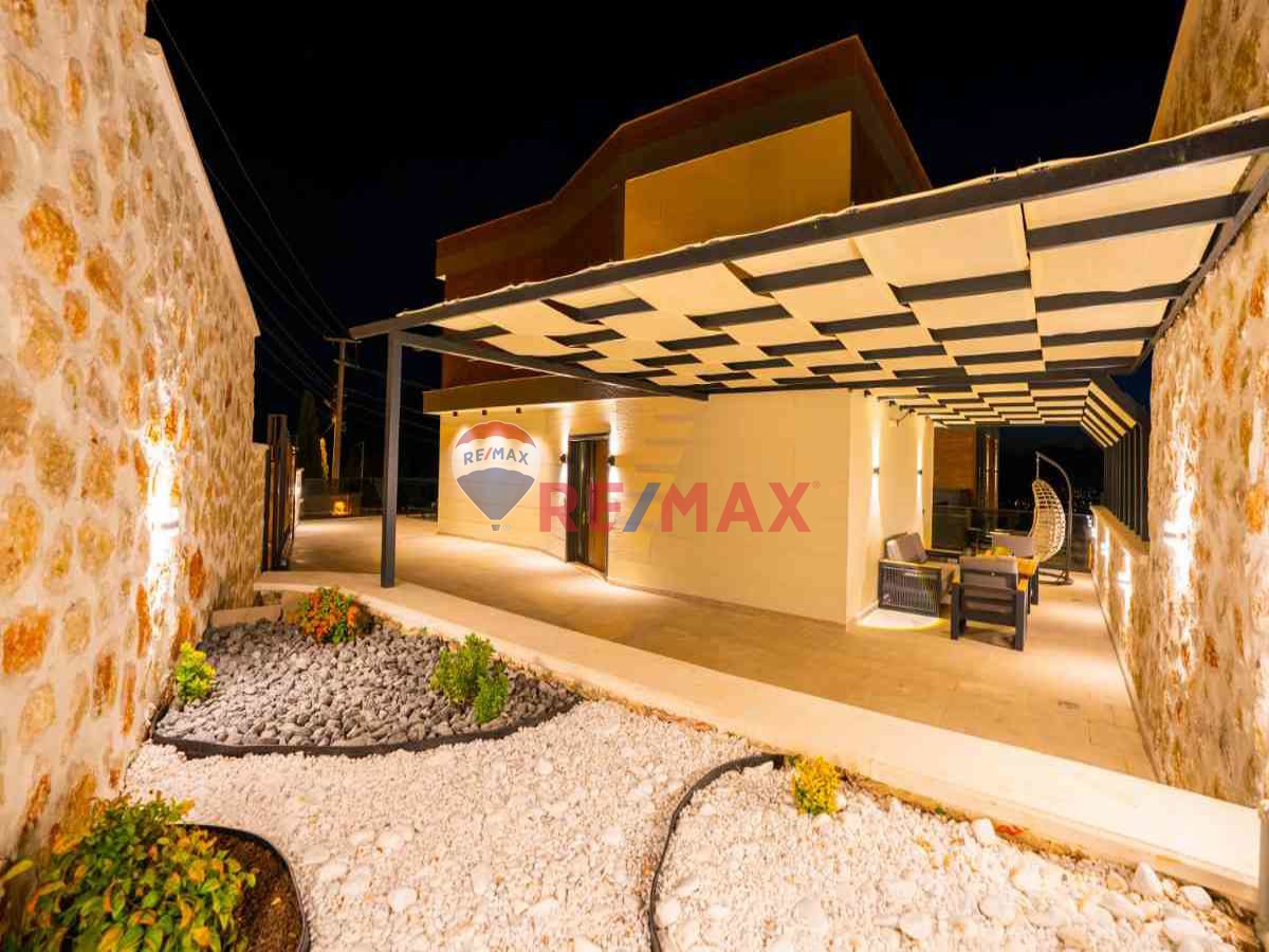 RE/MAX PUPA KAŞ KALKAN 4+1 LÜKS VILLA - Görsel 7