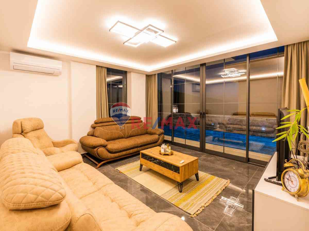 RE/MAX PUPA KAŞ KALKAN 4+1 LÜKS VILLA - Küçük Görsel 3