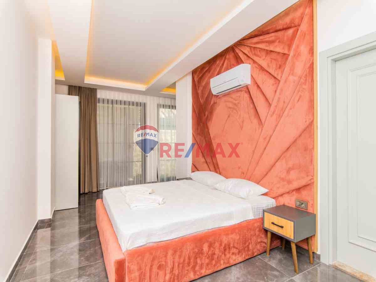 RE/MAX PUPA KAŞ KALKAN 4+1 LÜKS VILLA - Görsel 8