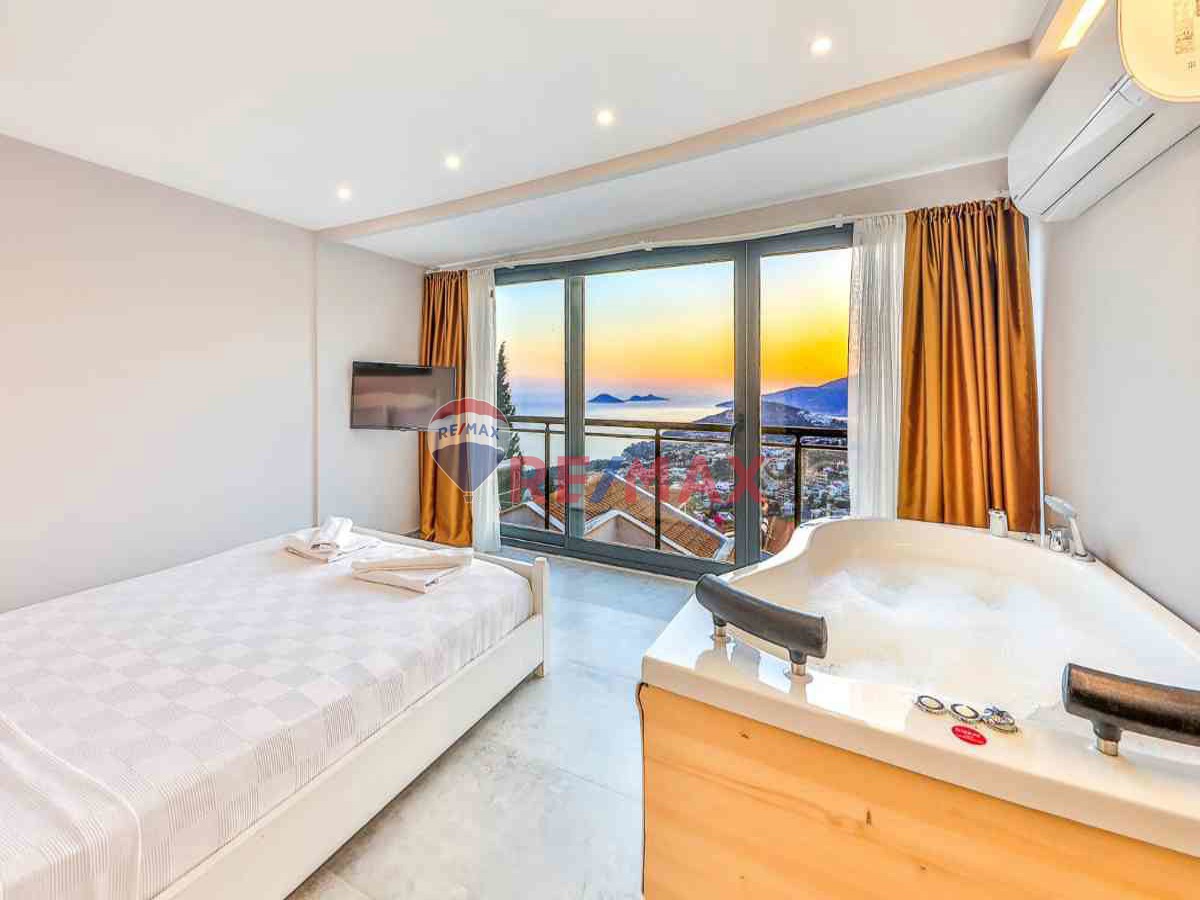 RE/MAX PUPA KALKAN KIZILTAŞ'TA 3+1 LÜKS VİLLA - Görsel 12
